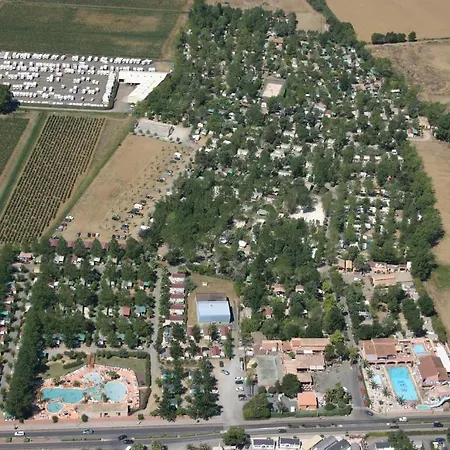 Camping Les Salisses Vias