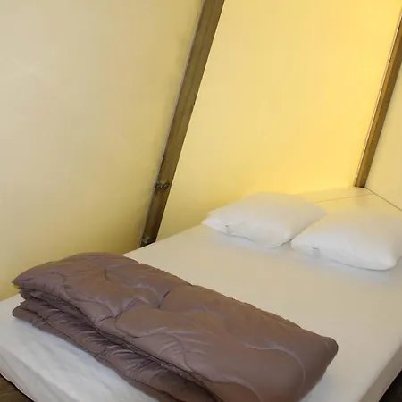 Camping Les Salisses Campingplatz Vias