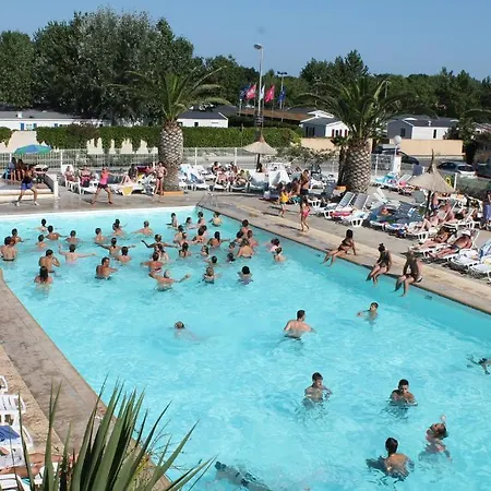 مكان تخييم Camping Les Salisses