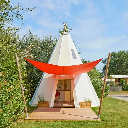 Camping Les Salisses مكان تخييم فيا